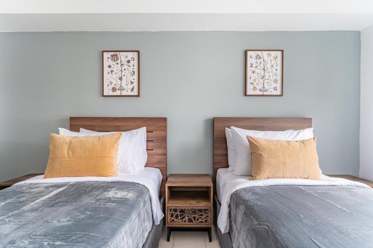 Kensington Market Apartments Торонто Экстерьер фото
